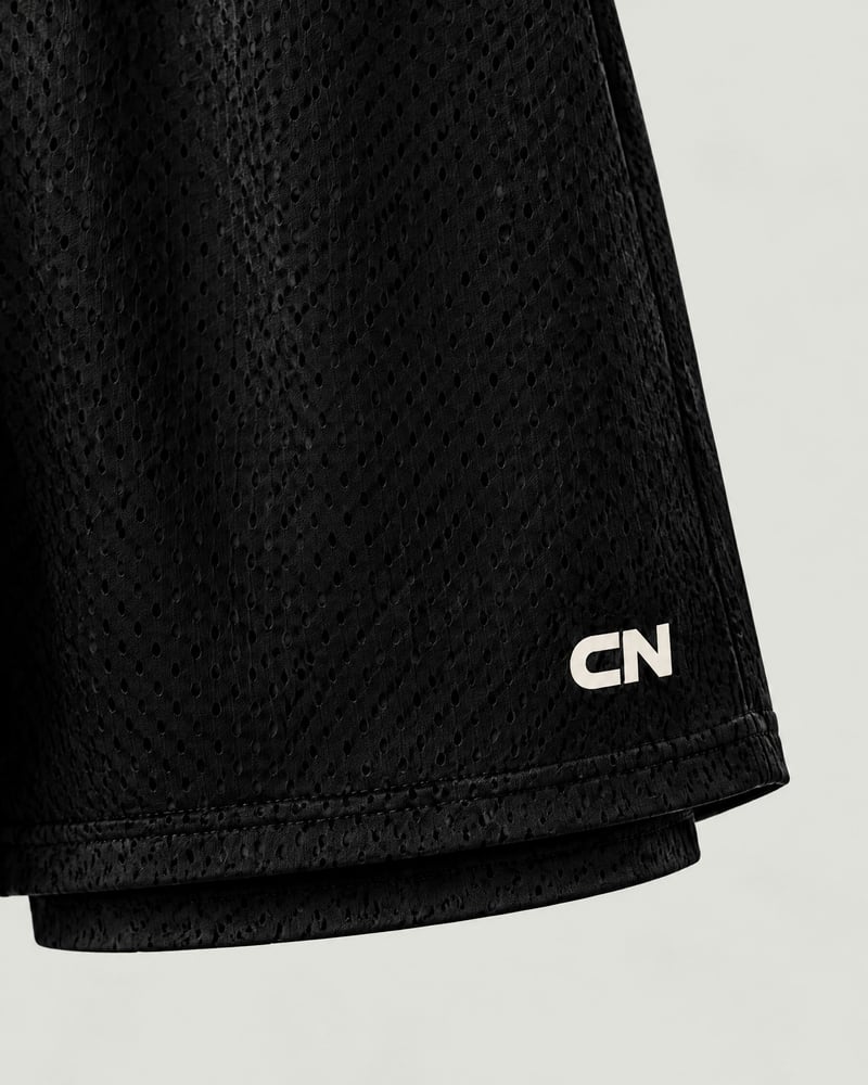 Pantalón corto de rejilla, detalle del estampado