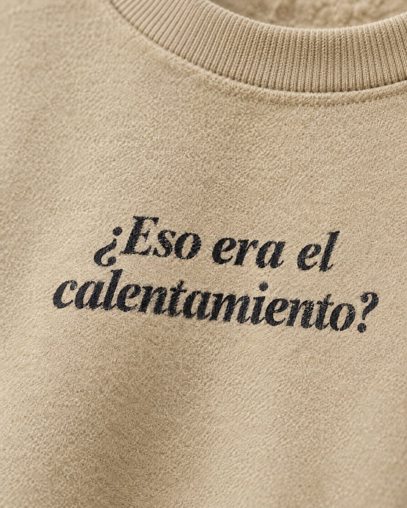 Sudadera oversize «¿Eso era el calentamiento?», detalle del estampado