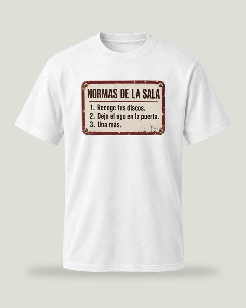 Camiseta «Normas de la sala», color blanco, delante