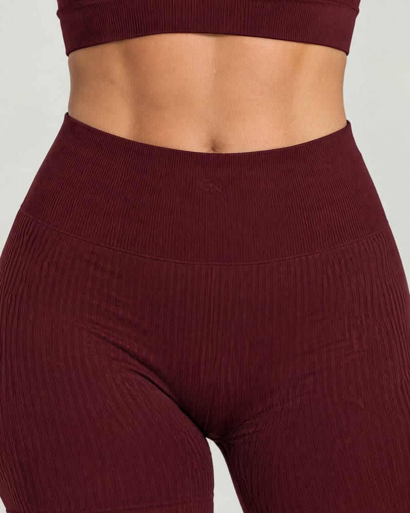 Conjunto Seamless canalé · sujetador y pantalón corto, detalle del estampado